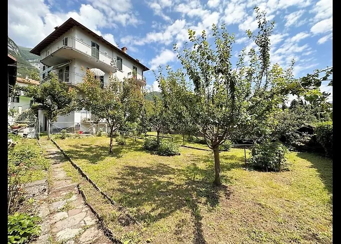 Gioia Del - *
